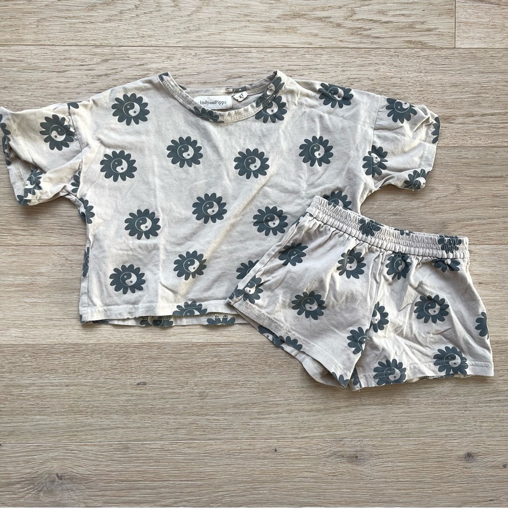 Kids Beige Floral Matching Set - Picture 2 of 5